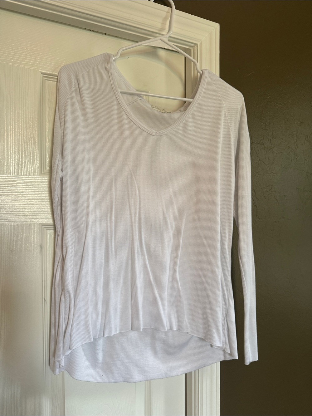 Joah Brown White Long-Sleeve Lightweight Ribbed Top